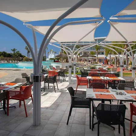 Hotel Faros 4*
