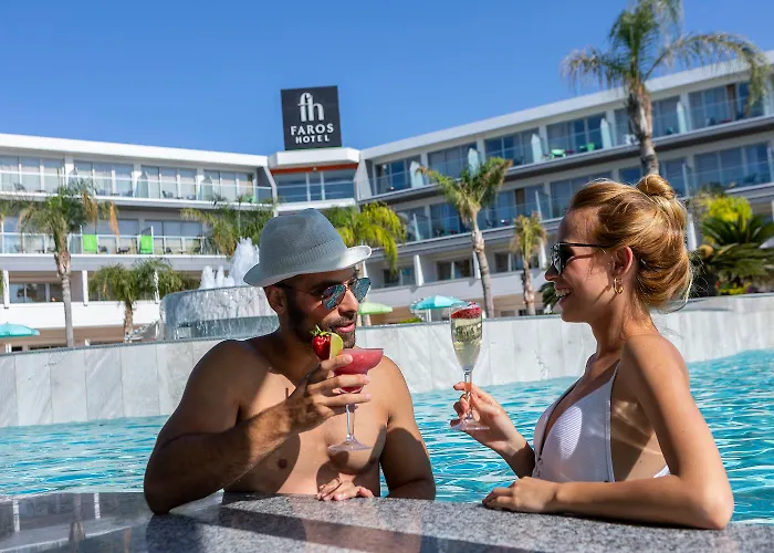 Hotel Faros 4*