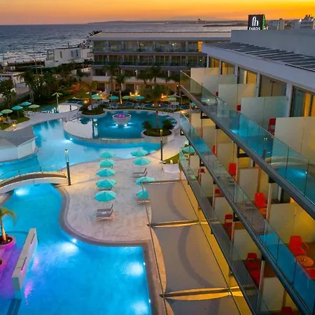 Hotel Faros 4*