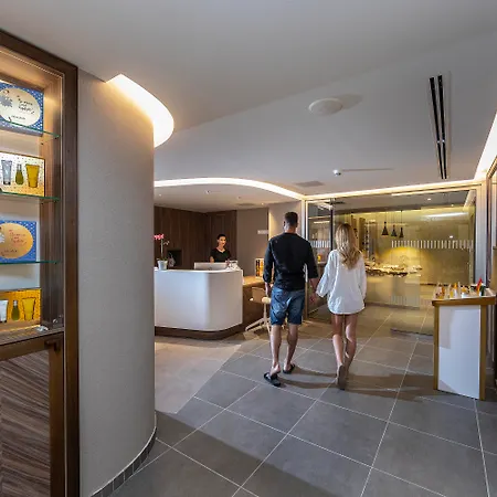 Faros Hotel 4*