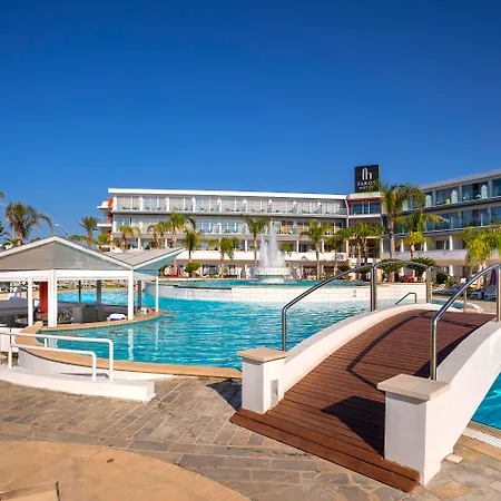 Hotel Faros 4*